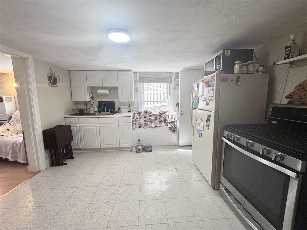 Primary Photo - 18 Webster St