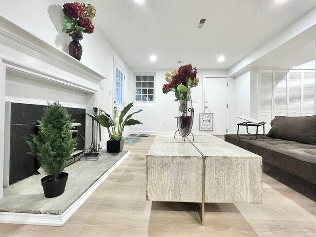 Foto del edificio - 3250 Chestnut St NW