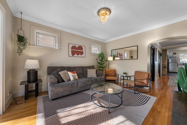 Foto del edificio - 340 E Clarence St