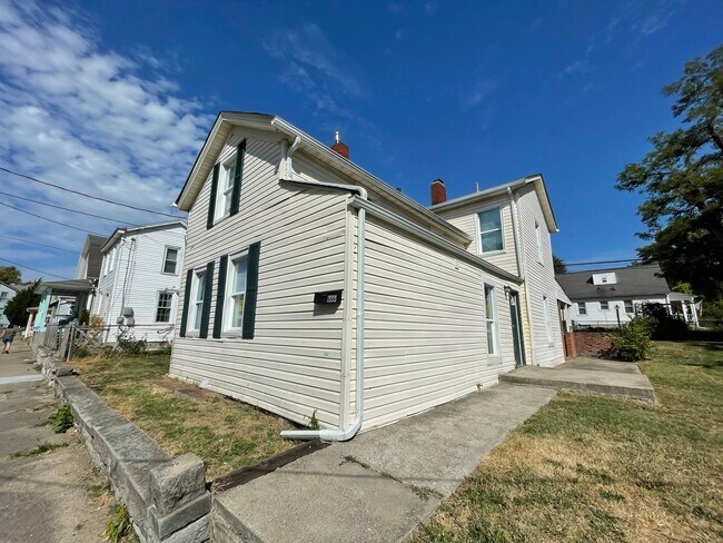 Building Photo - 222 N E St