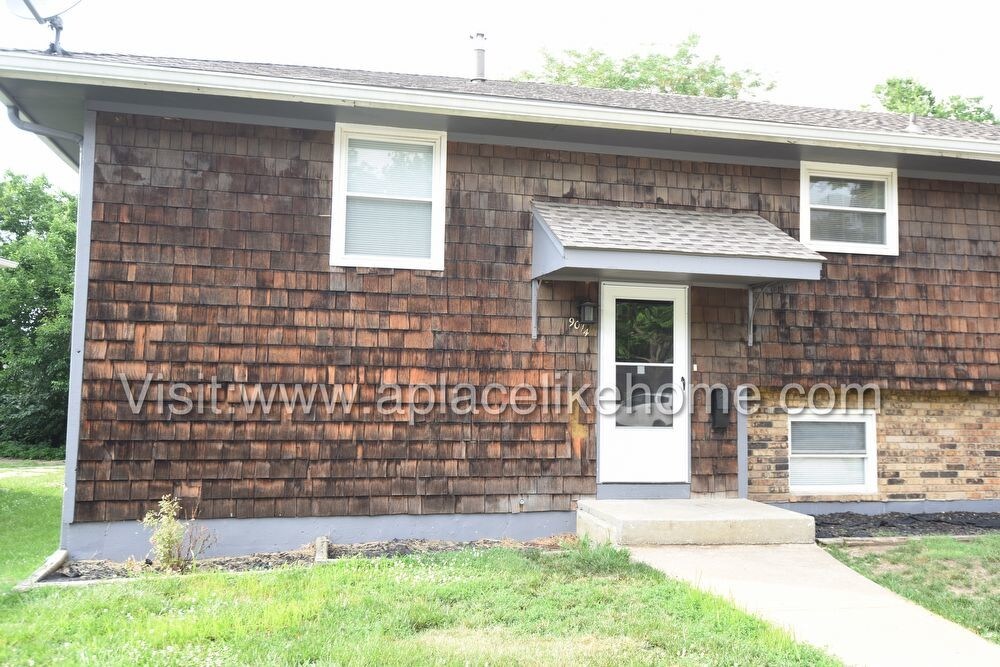 Primary Photo - 9014 W 78th Circle, Overland Park, KS 66204
