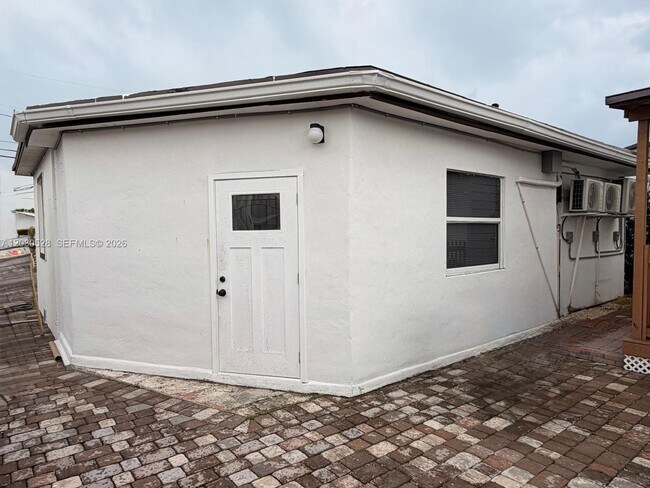 Foto del edificio - 6801 SW 22nd St