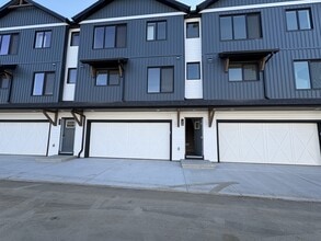 Building Photo - 1025 Secord Promenade