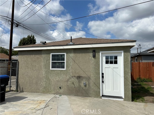 Building Photo - 11245 Benfield Ave