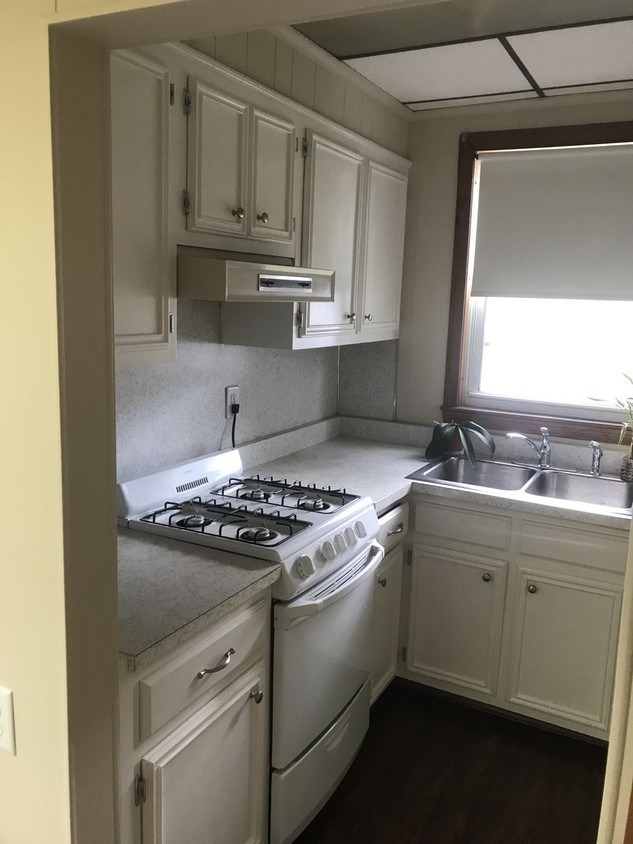 Foto principal - 636 Woonasquatucket Ave