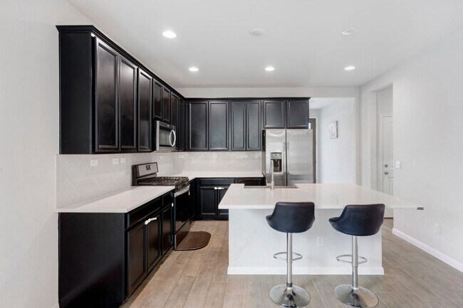 Foto del edificio - 420 Winding Hollow Ln