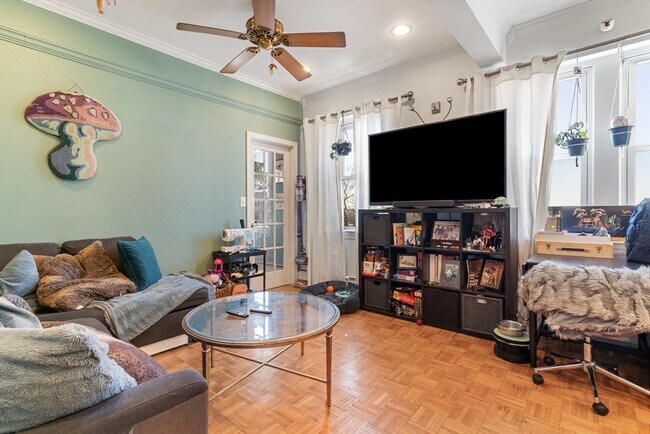 Foto del edificio - 99 W 4th St