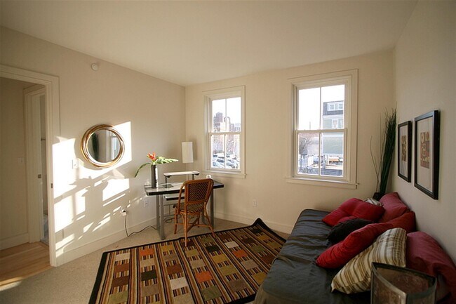 Building Photo - 42 Lopez Ave