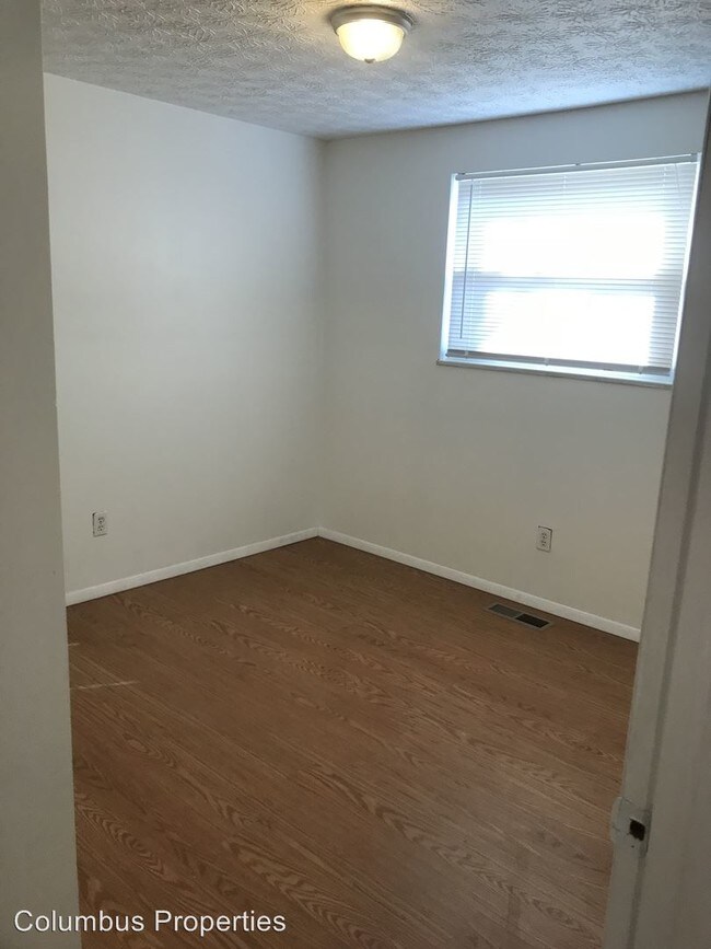 Foto del edificio - 3353 Robin Hill Ct E