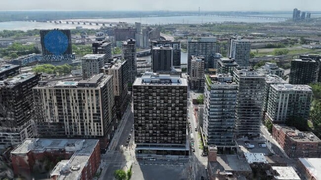  - Griffin Square Condo Rentals Griffintown