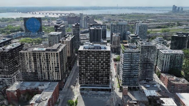  - Griffin Square Condo Rentals Griffintown