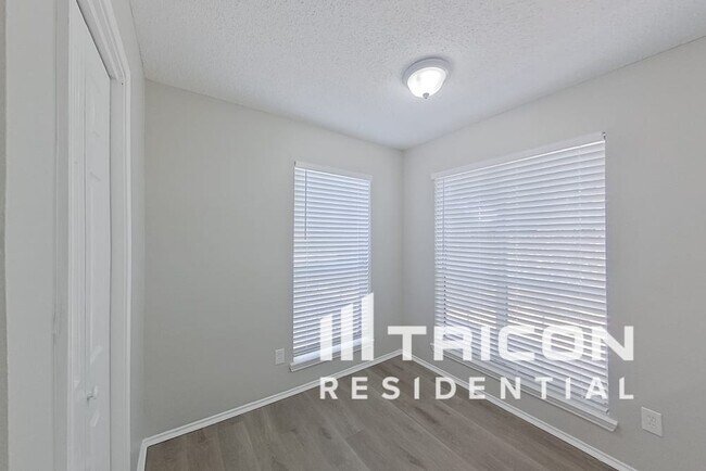 Foto del edificio - 1717 Wild Willow Trail