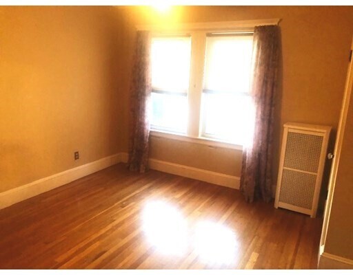 Building Photo - 57 Knoll St
