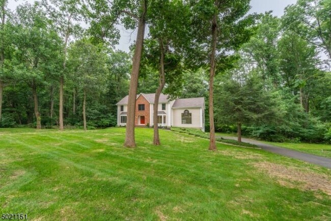 Foto del edificio - 79 Melrose Dr