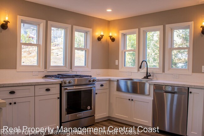 Foto del edificio - 3 br, 3 bath House - 2034 Swazey Street