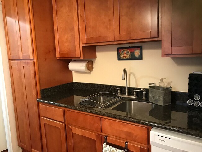 Foto del edificio - Charming 2BR Condo in Marigny