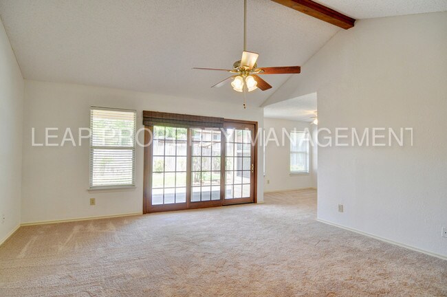 Building Photo - 2027 Lyon Ct