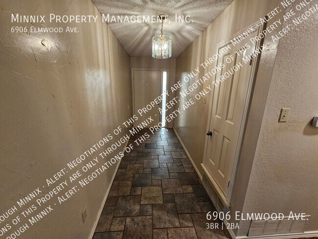 Foto del edificio - 6906 Elmwood Ave.
