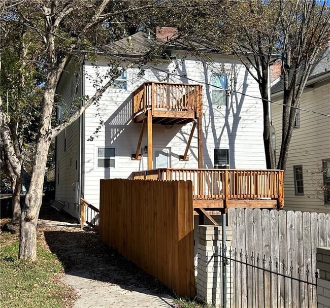 Foto del edificio - 559 Angier Ave NE