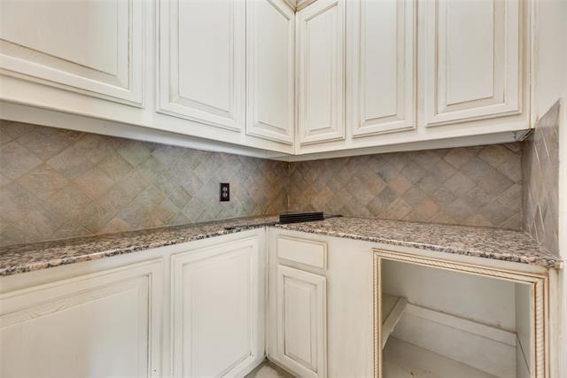 Foto del edificio - 2137 Langdon Dr