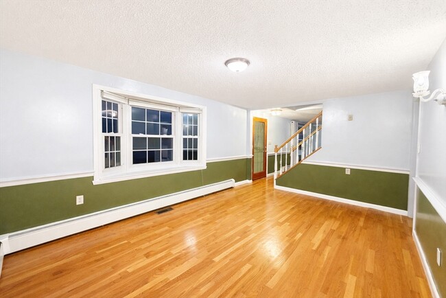 Foto del edificio - 163 Mills Ave