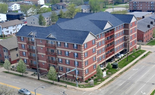Rutherford Suites Apartments Normal Il Primary Photo Rutherford Suites