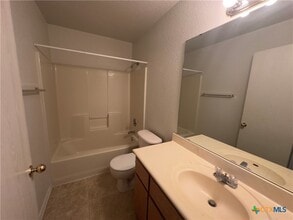 Building Photo - 2807 Alma Dr