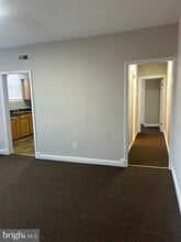 Building Photo - 3800 W Forest Park Ave