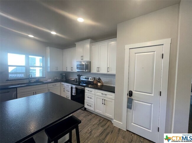 Foto del edificio - 1220 Diamondhead Dr