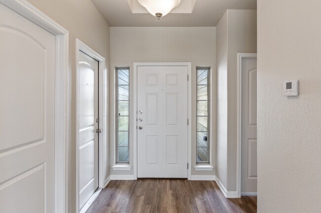 Building Photo - 604 Parkfield Ln