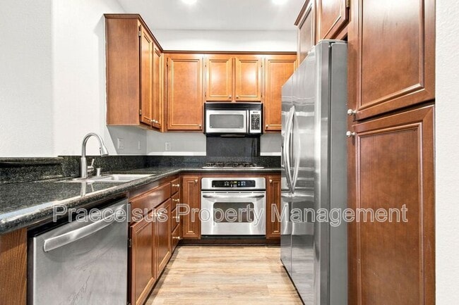 Building Photo - 2175 Condor Dr