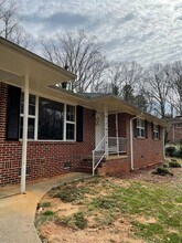 Building Photo - 698 Holly Dr