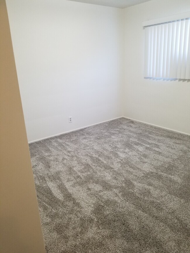 Bedroom - 6146 Fulton Ave