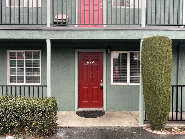 Building Photo - 630-644 Lincoln Rd E