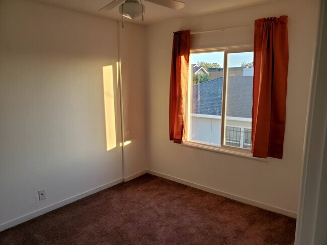 Building Photo - 2550 75th Ave