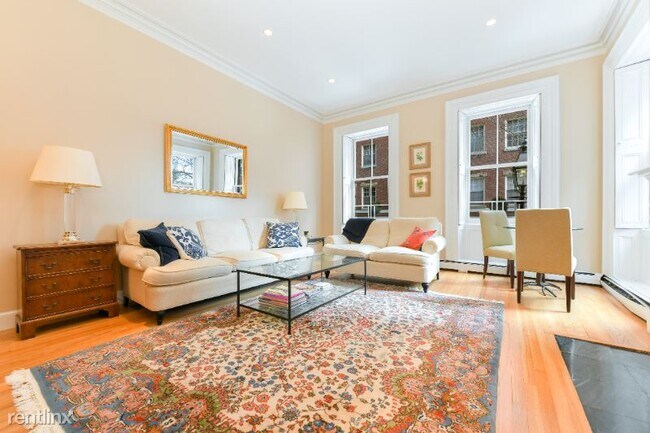 Building Photo - 2 br, 1.5 bath Condo - 3 Walnut St 1 Unit 1