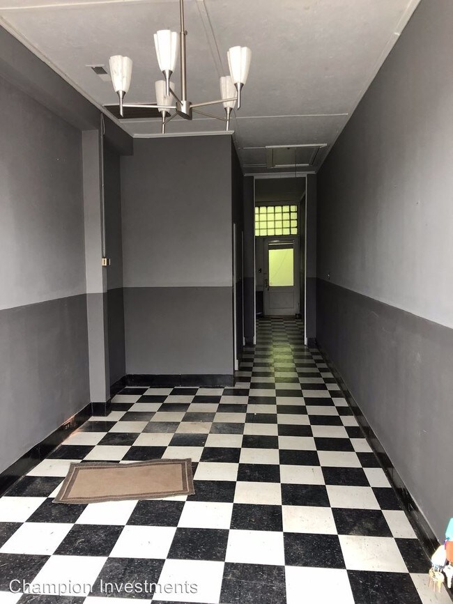 Building Photo - Studio, 0.5 bath House - 122 East Court St.