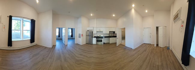 Building Photo - 295 Avenue B