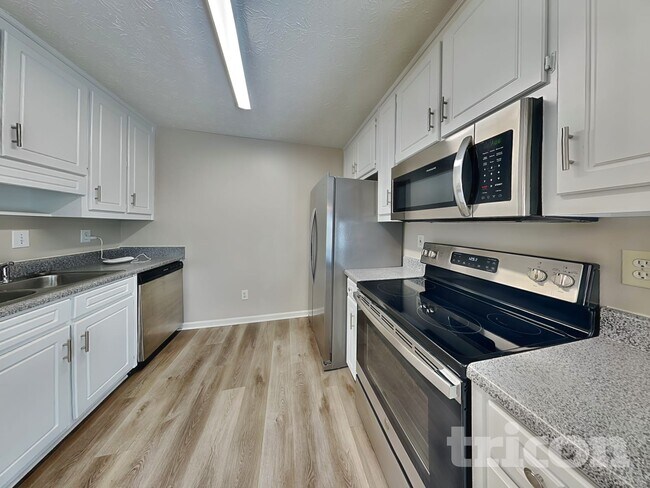 Foto del edificio - 410 Red Oak Ct