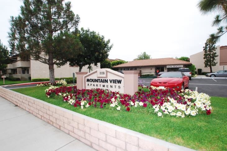 Primary Photo - 687 N Las Posas Rd