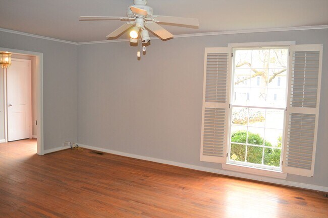 Foto del edificio - 388 Collier Rd NW