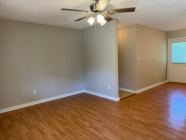 Foto del edificio - Three Bedroom Duplex in Denver