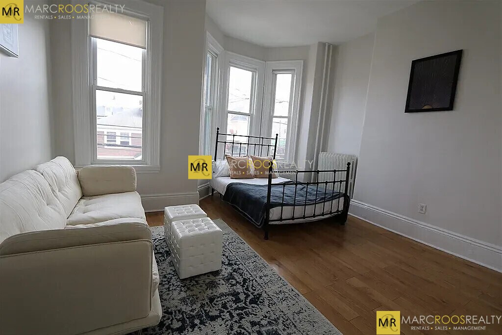 Primary Photo - 128 Washington Ave