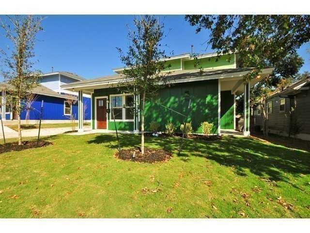 Foto del edificio - 704 W North Loop Blvd