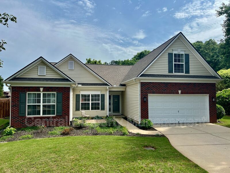 Primary Photo - 952 Breezewood Ct