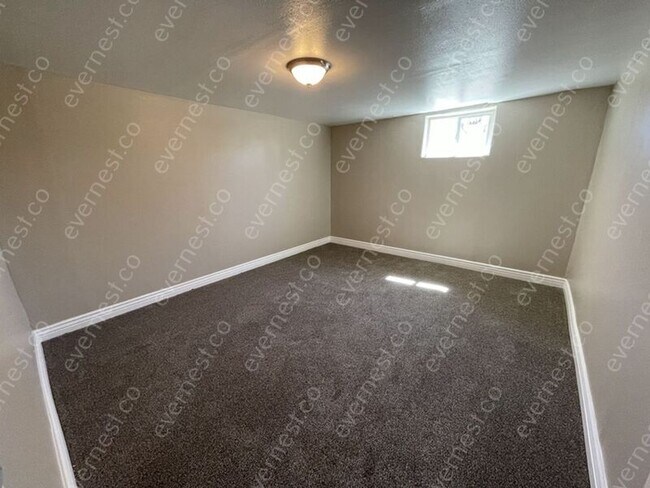 Foto del edificio - 1301 Salem St