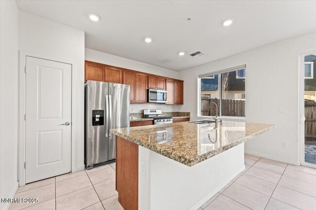 Building Photo - 1048 Big Rock Loop