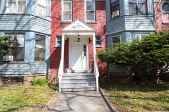 Building Photo - 141 St James St