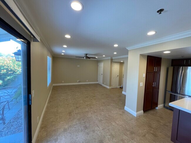 Foto del edificio - 43376 Cook St