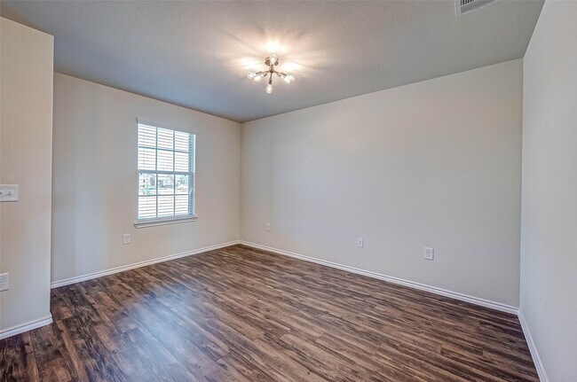 Foto del edificio - 24123 Noble Darcy Ln